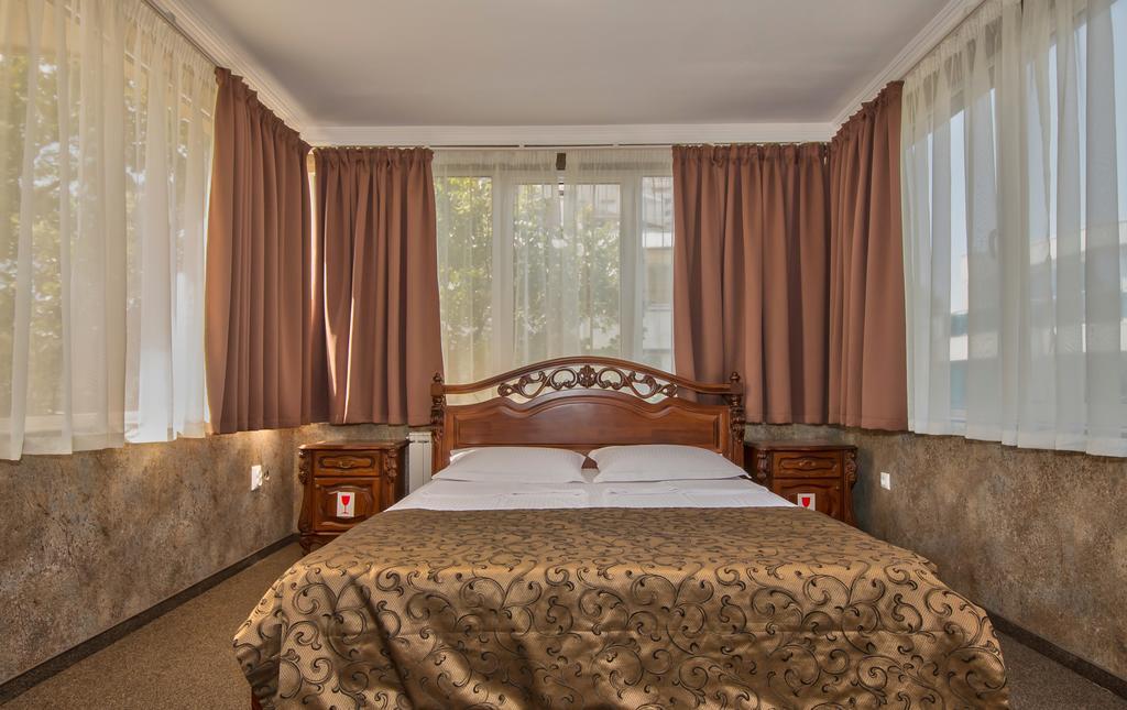 Hotel Perfect Varna Extérieur photo